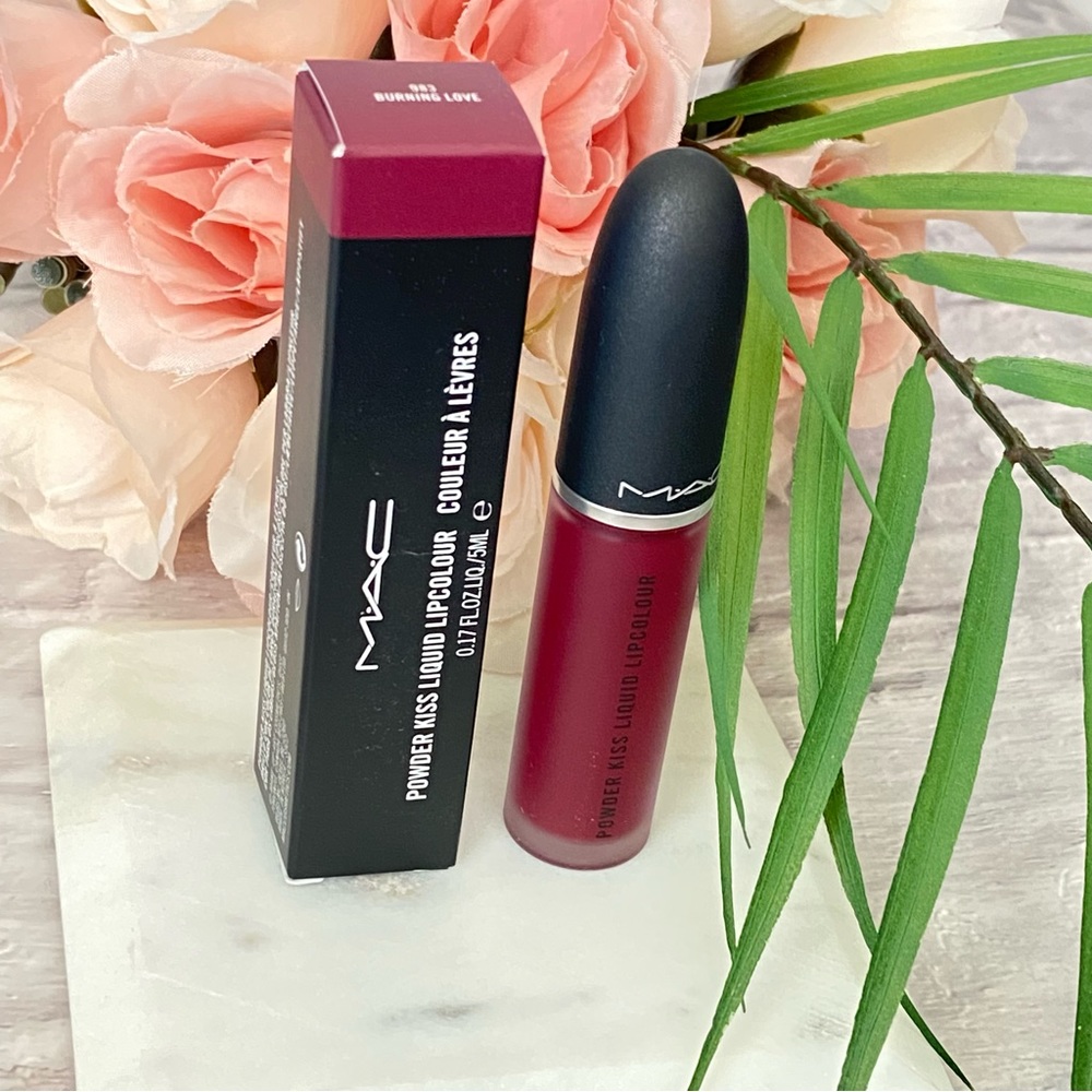 MAC - BURNING LOVE 983 - POWDER KISS LIQUID LIPCOLOUR NEW!